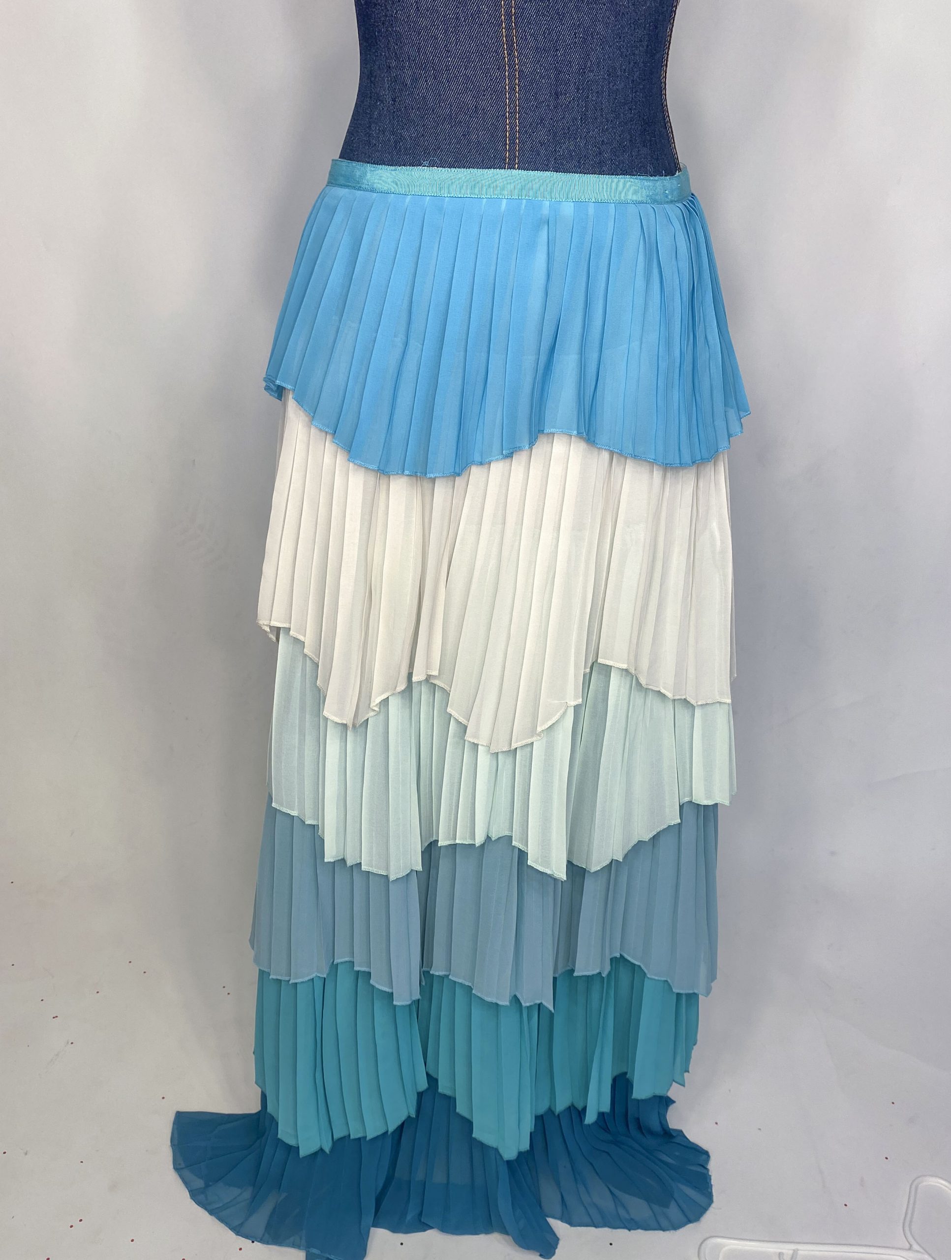 Blue Pleated skirt Size Medium